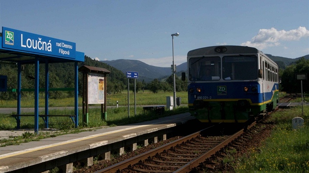 Souasný pohled na tra eleznice Desná v zastávce Louná nad Desnou - Filipová.