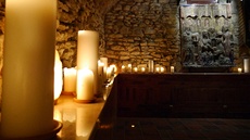 Panasonic Lumix G5 - ISO 1600, clona 3,5, as 1/15. Díky výklopnému dotykovému