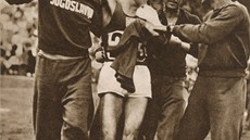 VYČERPANÝ ŠAMPION. Emil Zátopek získal v Londýně 1948 první olympijské zlato,...