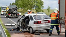 Jeden lidský ivot si vyádala odpolední nehoda u Andlské Hory. Silnice je uzavená.