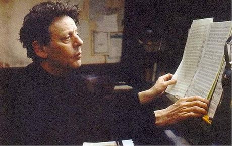 V Ostrav zahraje skladatelská legenda Philip Glass.