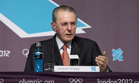 Olympijský éf Jacques Rogge na tiskové konferenci