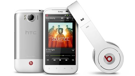 HTC Sensation XL se sluchátky Beats