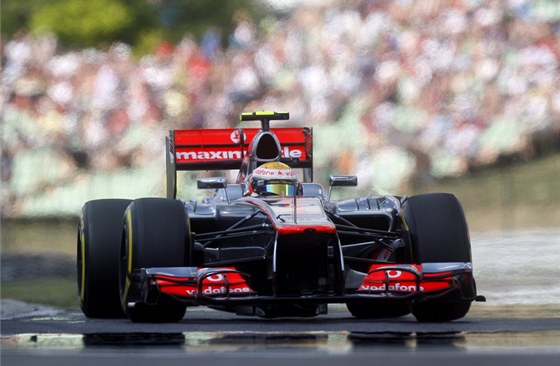PRO VÍTĚZSTVÍ. Lewis Hamilton v kvalifikaci Velké ceny Maďarska formule 1.
