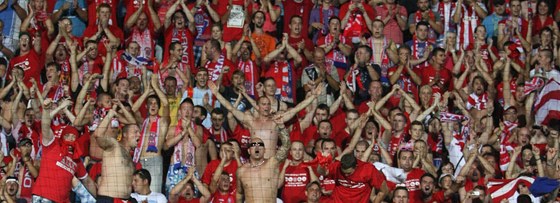 Brnntí fanouci v úvodním kole nového roníku na stadionu Slovácku v Uherském
