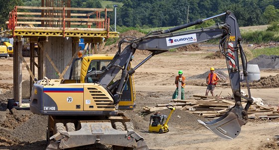 Stavební práce na dálnici D8 u ehlovic