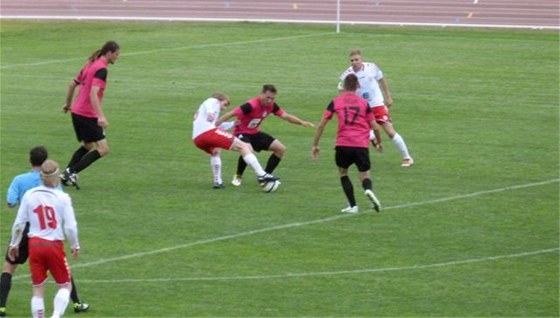 Momentka z pohárového zápasu Akureyri - Mladá Boleslav. Domácí se snaí