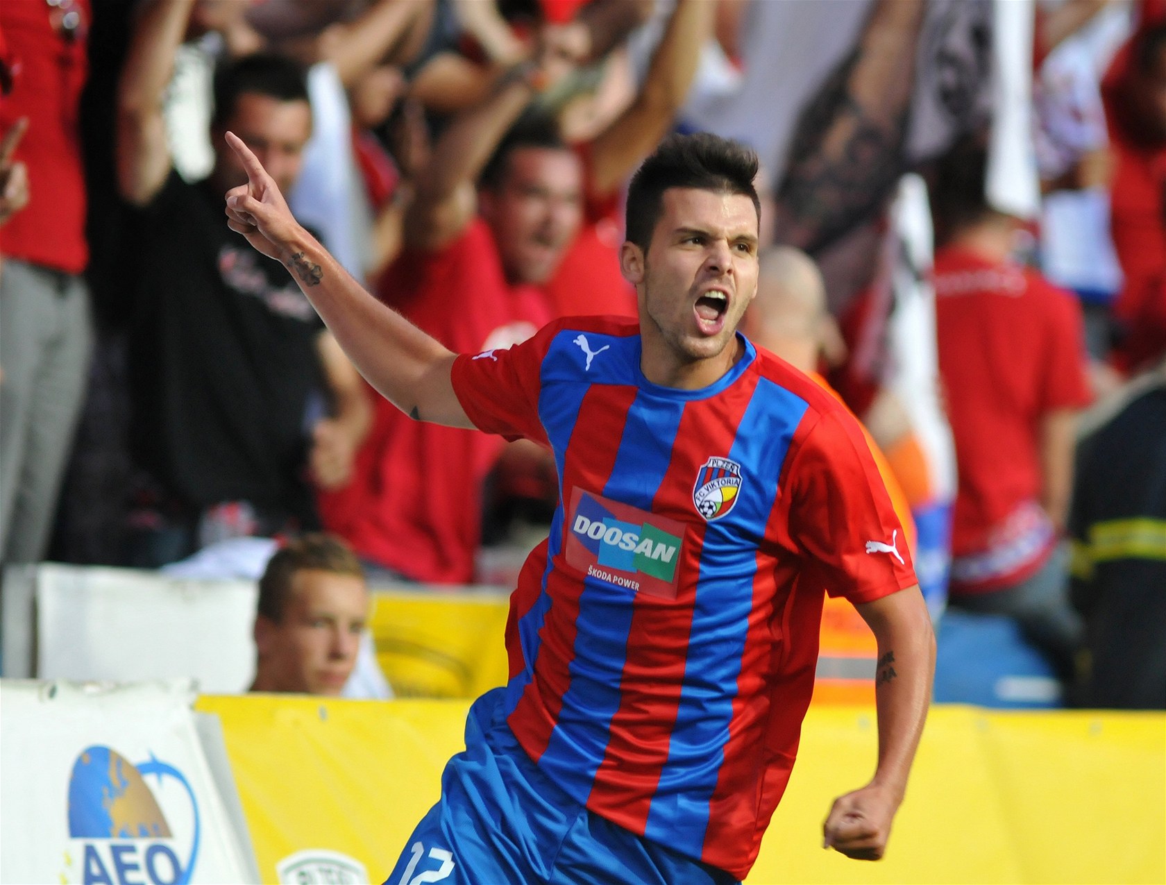 VEDEME! Michal �uri� se raduje z prvního gólu Plzn�, který sám vst�elil do sít�