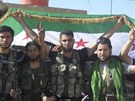 Bojovníci Syrské osvobozenecké armády v provincii Aleppo (20. ervence 2012)