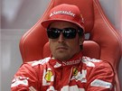 POKER FACE. Fernando Alonso z Ferrari.