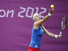 PODÁNÍ. Petra Kvitová v 1. kole olympijského turnaje bojuje proti Kateryn