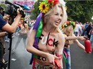 SAA EVENKOVÁ. Jedna z hlavních postav hnutí FEMEN, tentokrát pi protestu