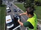 Technici zaali v pátek na magistrále instalovat nové semafory, které mají