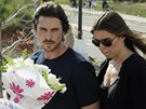 Christian Bale s manelkou poloili kvtiny v centru Aurory, kde zahynulo 12...