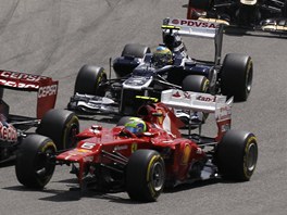 BEZ KDLA. Felipe Massovi s Ferrari ultlo pedn kdlo hned v prvnm kole