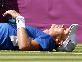 Tomá Berdych po prohraném olympijském utkání s Belgianem Stevem Darcisem....