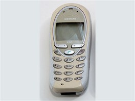Kdysi byl Siemens velmi populární znakou mobil, co platilo i v roce 2002,...
