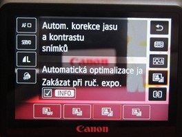 Dotykové menu fotoaparátu Canon EOS M už je v češtině.