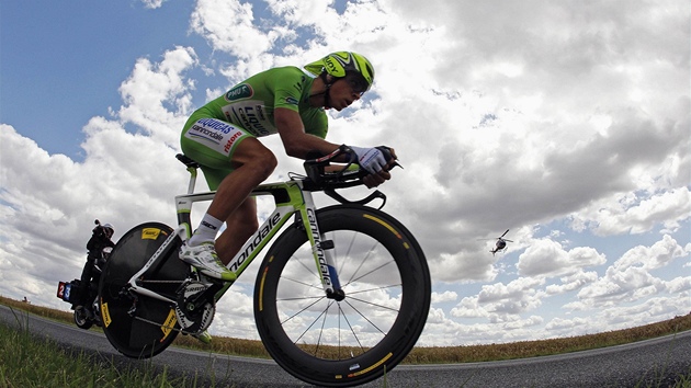 SLOVENSK TORNDO. Peter Sagan lape na asovkskm specilu smrem do clovho msta Chartres. 