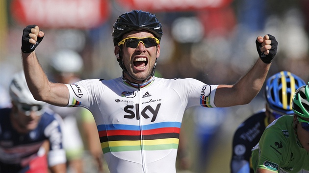 BRITSKÁ RAKETA. Mark Cavendish v duhovém trikotu mistra sv�ta po�tvrté za sebou