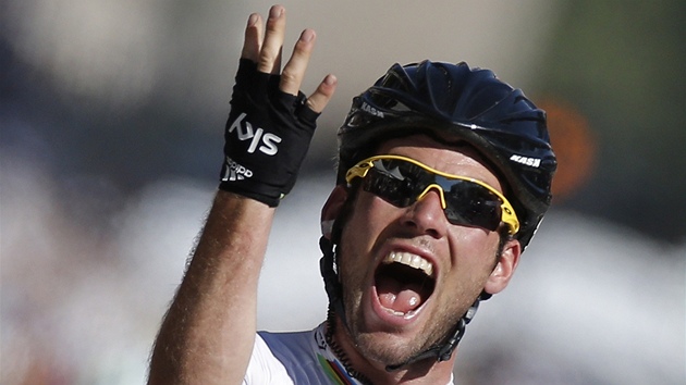 POTVRT. Mark Cavendish v cli posledn etapy ukzal, kolikrt e to v Pai vlastn vyhrl. 