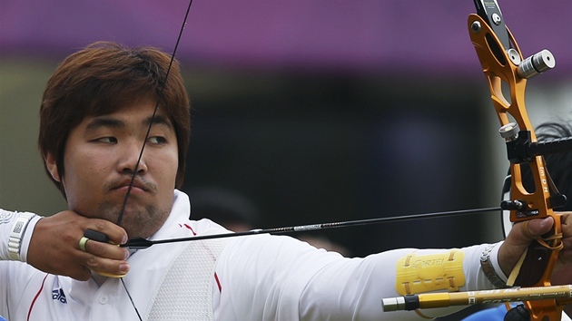 Im Tong-hjung, přestože téměř nevidí, vyhrál kvalifikaci lukostřelců v novém světovém rekordu. 