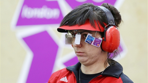 esk stelkyn Lenka Marukov se v Londn prostlela do olympijskho finle vzduchov pistole. (29. ervence 2012)