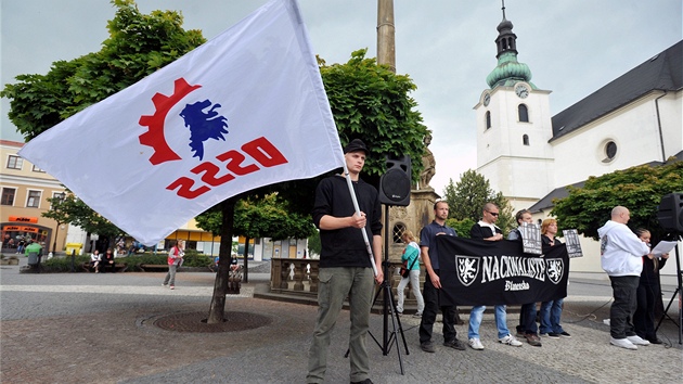 Pochod extremist ve Svitavch na podporu uvznnho Vlastimila Pechance.