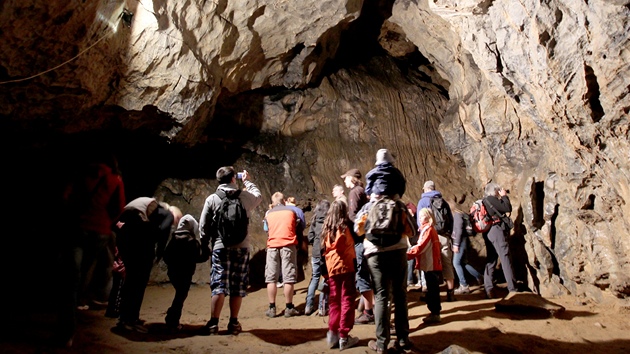 Obrovsk zjem turist o prohldky B skly pekvapily i speleology.