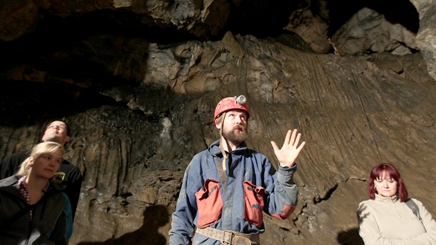 Obrovsk zjem turist o prohldky B skly pekvapily i speleology.