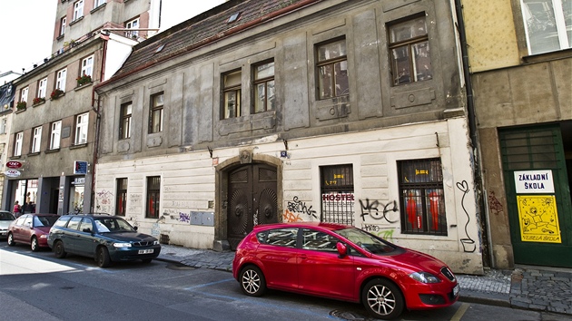 O dům v Soukenické ulici se jeho majitel nestará.