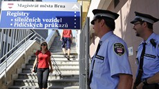 K�ikem, nadávkami a p�ivoláním hlídky strá�ník� za�al 24. �ervence ú�ední den