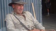 Harrison Ford p�i natá�ení filmu Indiana Jones a království k�i��álové lebky