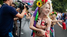 SAA EVENKOVÁ. Jedna z hlavních postav hnutí FEMEN, tentokrát pi protestu