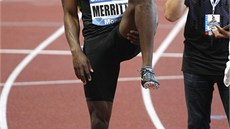 BOLÍ. Lashawn Merritt nedokon�il závod v b�hu na 400 m na Diamantové lize v