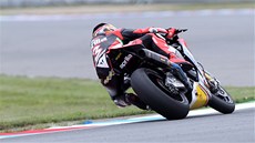 Max Biaggi slaví své vítzství na okruhu v roce 2010, tehdy to bylo podesáté.