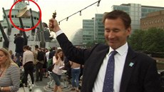 Trapas britského ministra pro sport a kulturu na zahájení olympiády. Pi