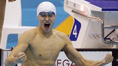 Sun Jang z íny se raduje z olympijského triumfu na trati 400 metr voln.