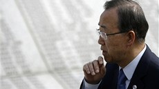 Generální tajemník OSN poprvé nav�tívil bosenskou Srebrenici (26. �ervence 2012)