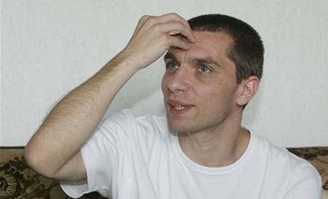Nedávno amnestovaný Sergej Onyskiv se svil, e se mu z kandidát nejvíc zamlouval Jan Fischer.