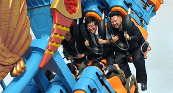 Severokorejský vdce Kim ong-un v zábavním parku v Pchjongjangu (27. ervence