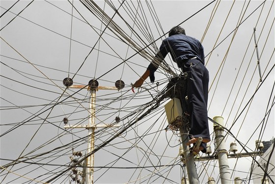 Elektrické vedení v Indii (ilustrační foto)