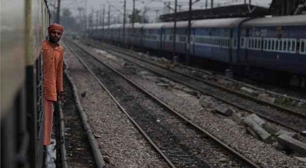 VIDEO: V Indii se srazily dva vlaky, zemřelo nejméně deset lidí