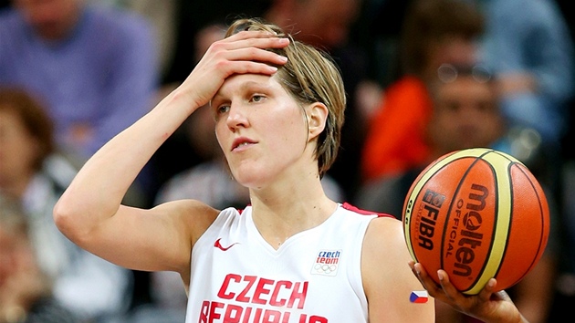 Basketbalistka Jana Vesel pi utkn proti vbru Turecka (30. ervence 2012) 
