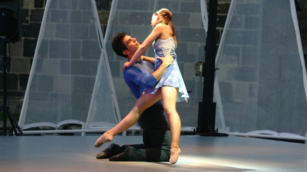 Lávka se op�t stane místem netradi�ních vystoupení p�ímo na Vltav�.