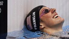 K NEUVĚŘENÍ. Americká plavkyně Missy Franklinová vstřebává štěstí, které se na