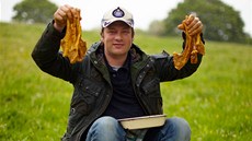 Jamie Oliver ve Walesu během natáčení pořadu o vaření.