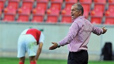 Slávistický trenér Petr Rada p�i ligovém utkání s Jihlavou.