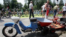 Na srazu moped v jihoeských Jílovicích obdivovali návtvníci dv stovky