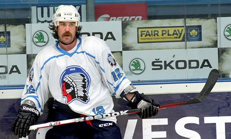 Hokejový tvrák Ryan Hollweg je novou posilou Plzn. 